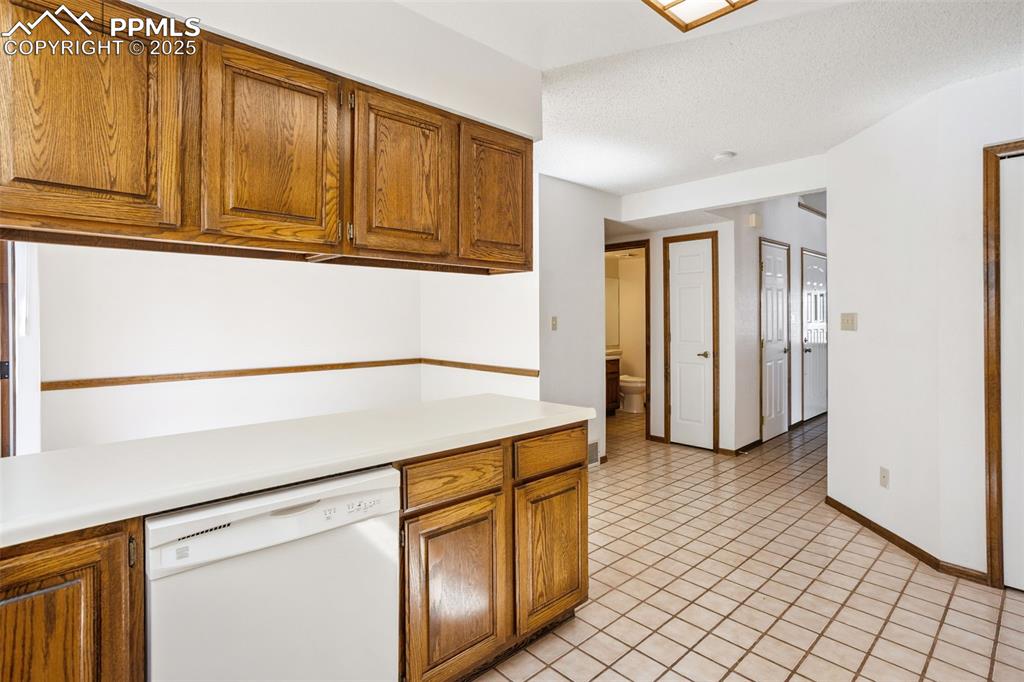 Image 6 of 29: Kitchen