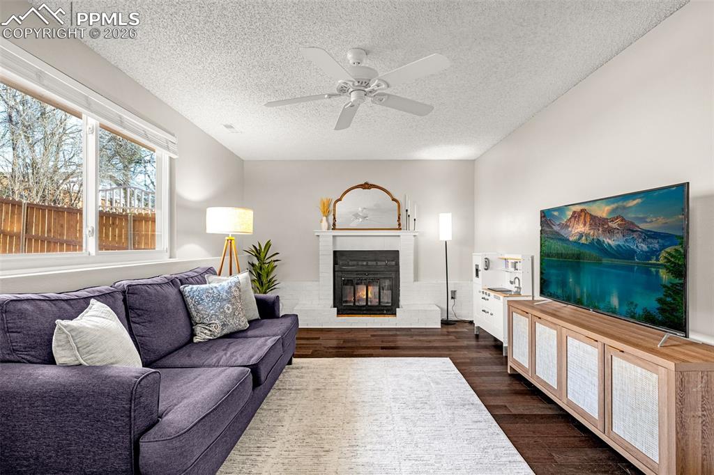 Image 12 of 36: Living Room