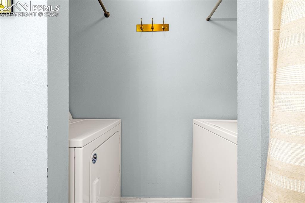 Image 15 of 36: Laundry