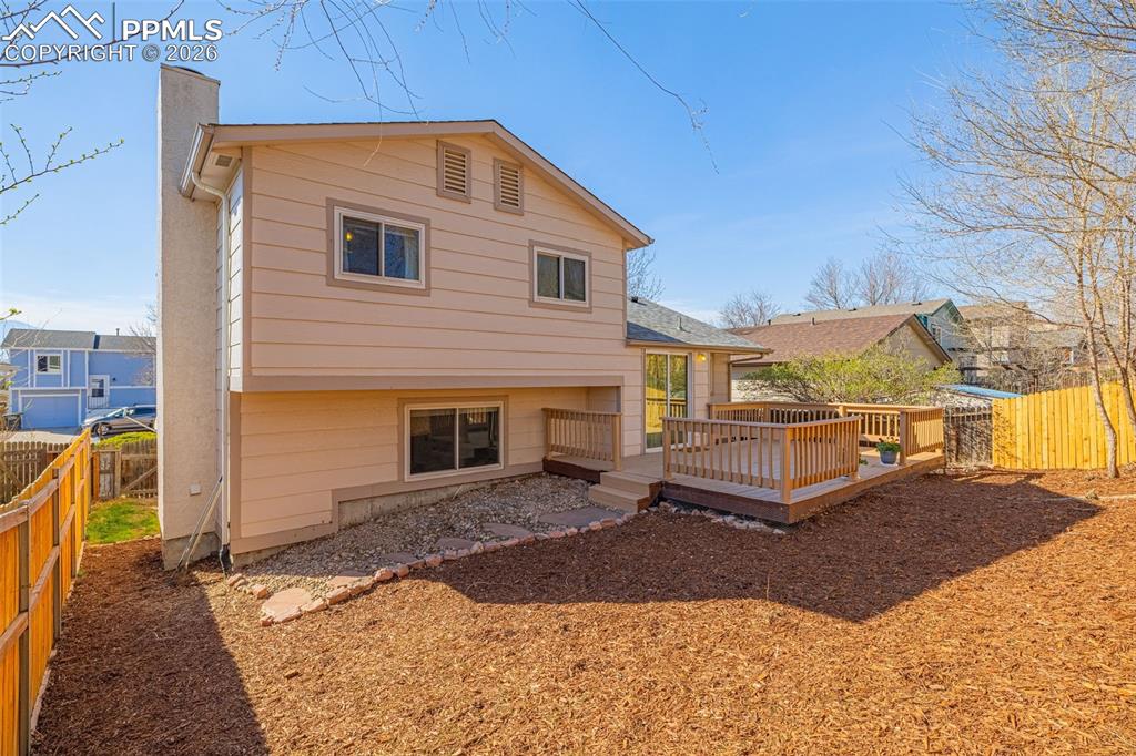 Image 26 of 36: Back of Structure