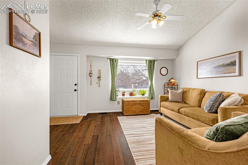 Image 4 of 36: Living Room