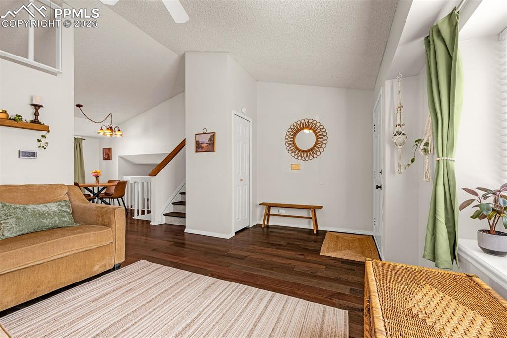 Image 5 of 36: Living Room