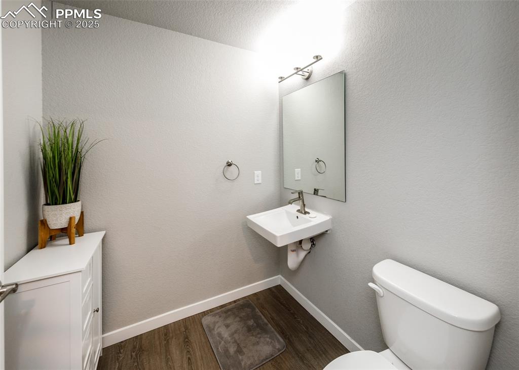 Image 2 of 34: Bathroom