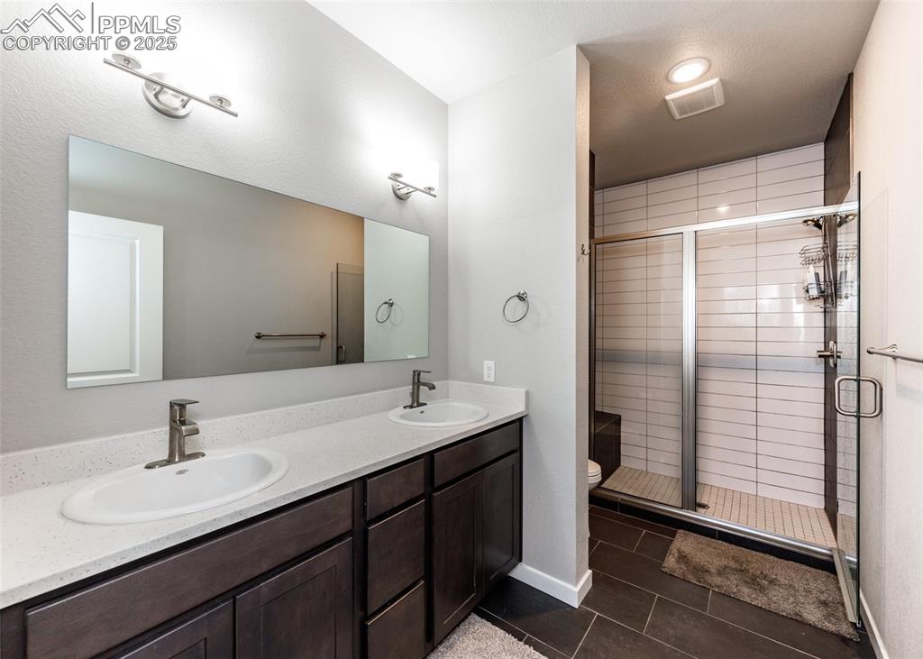 Image 27 of 34: Master Bathroom