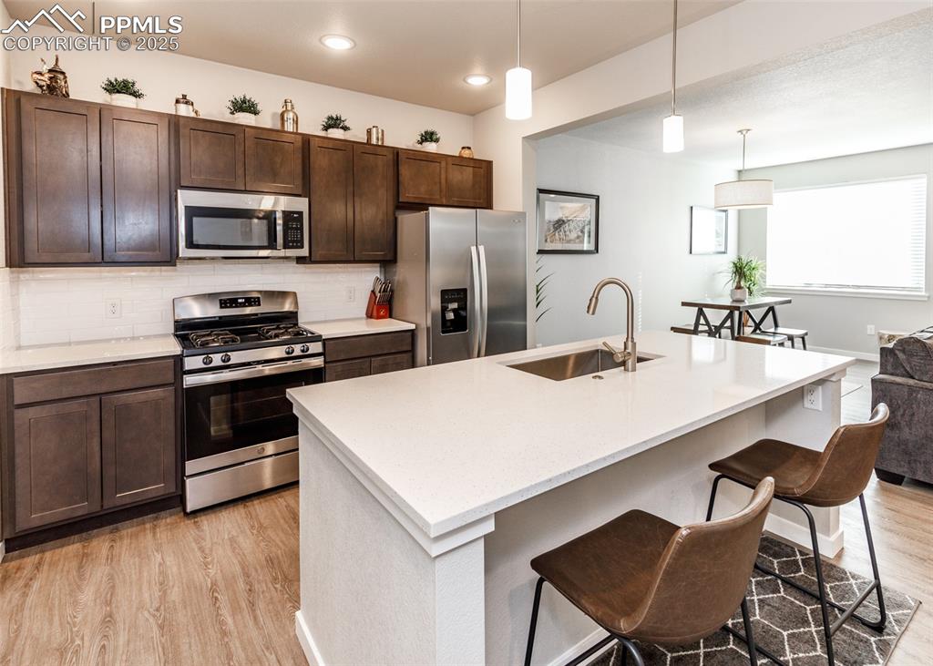 Image 7 of 34: Kitchen