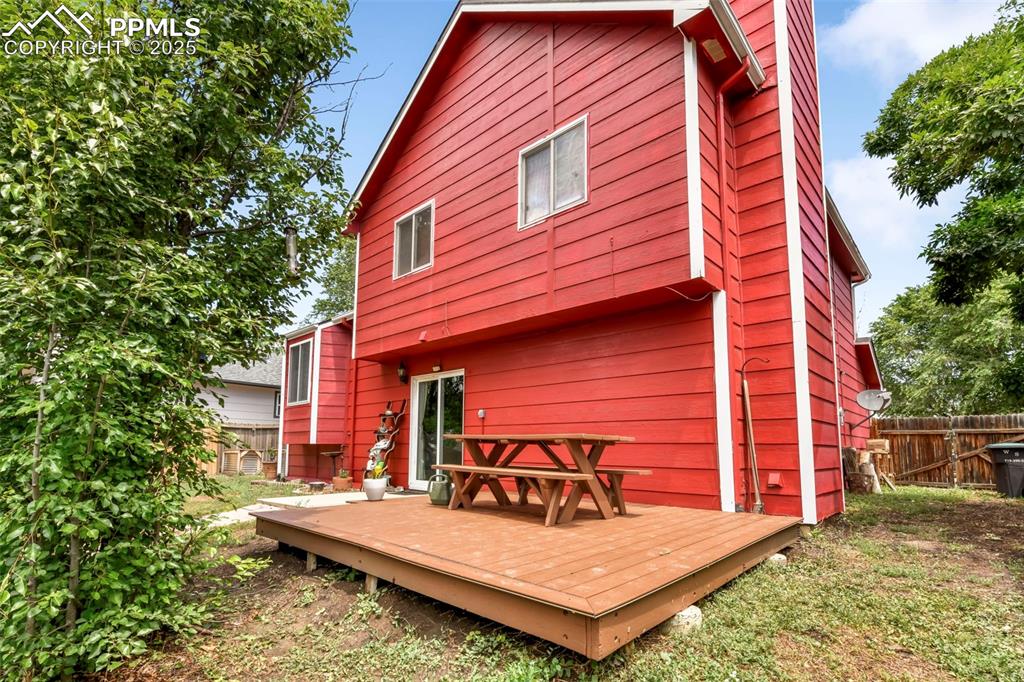 Image 12 of 50: Back of Structure