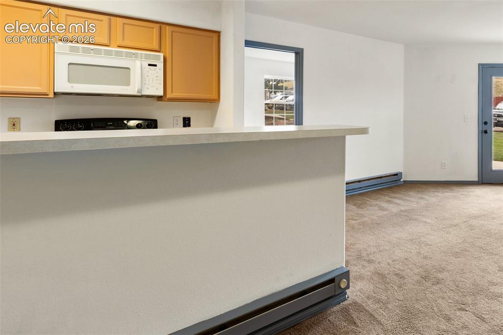 Image 8 of 19: Kitchen