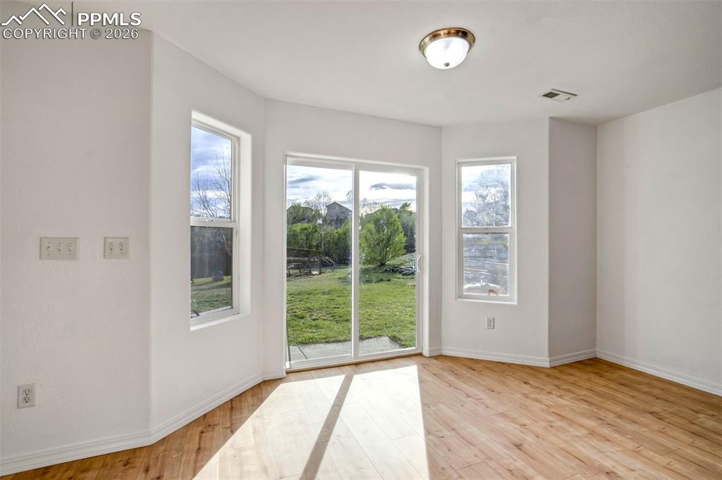 Image 12 of 50: Entry