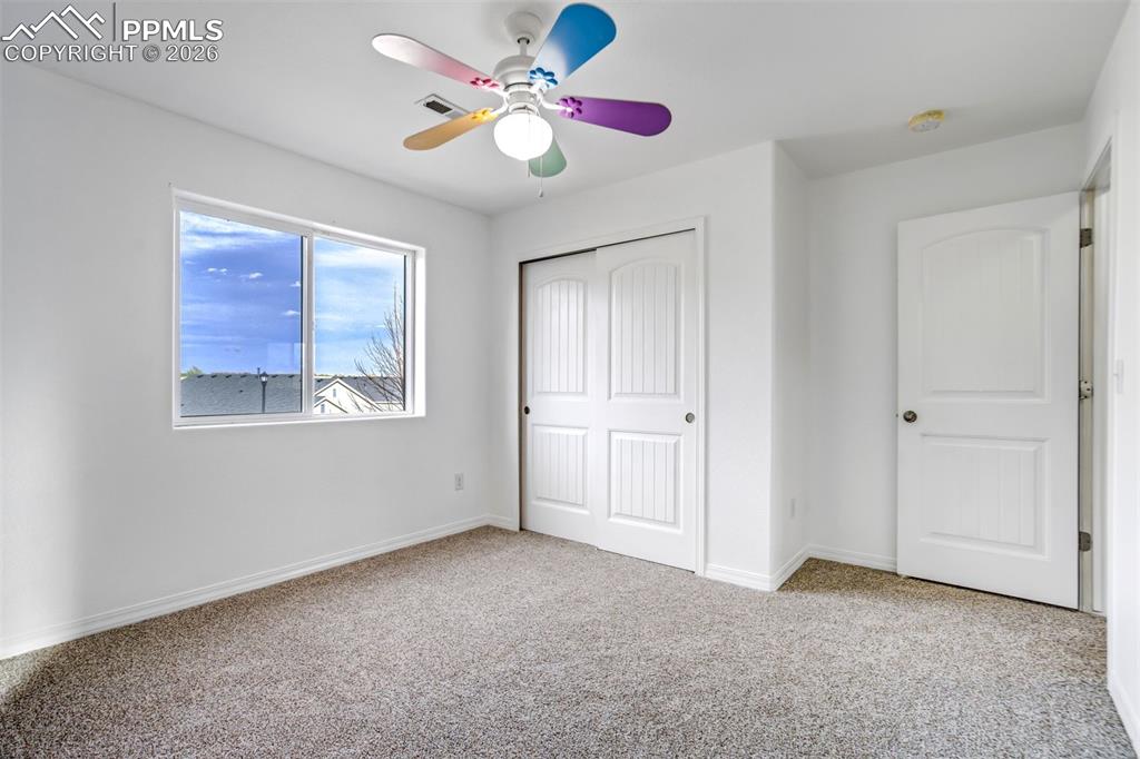 Image 21 of 50: Bedroom