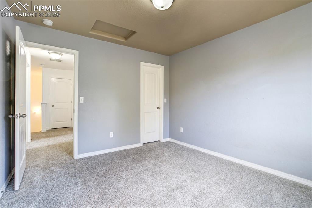 Image 23 of 50: Bedroom