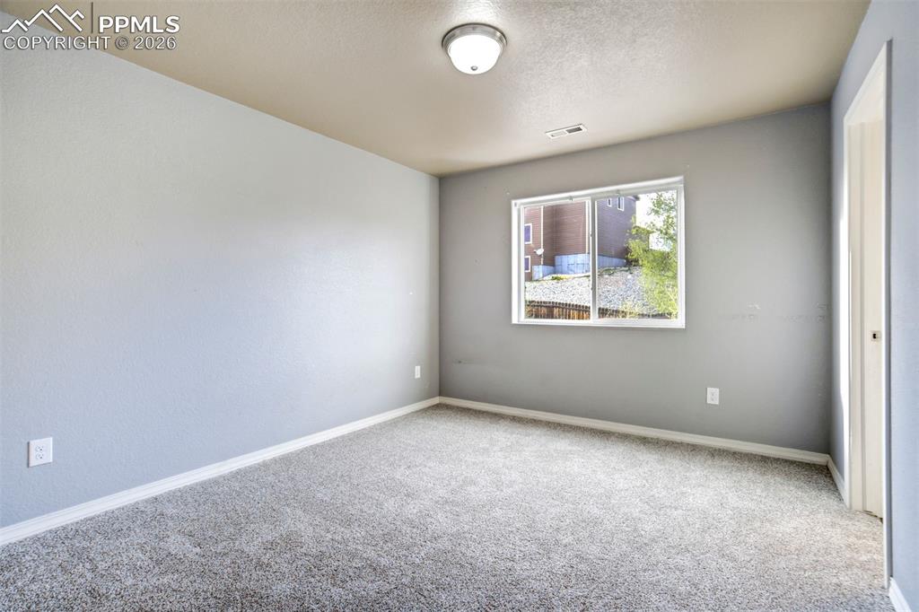 Image 25 of 50: Bedroom