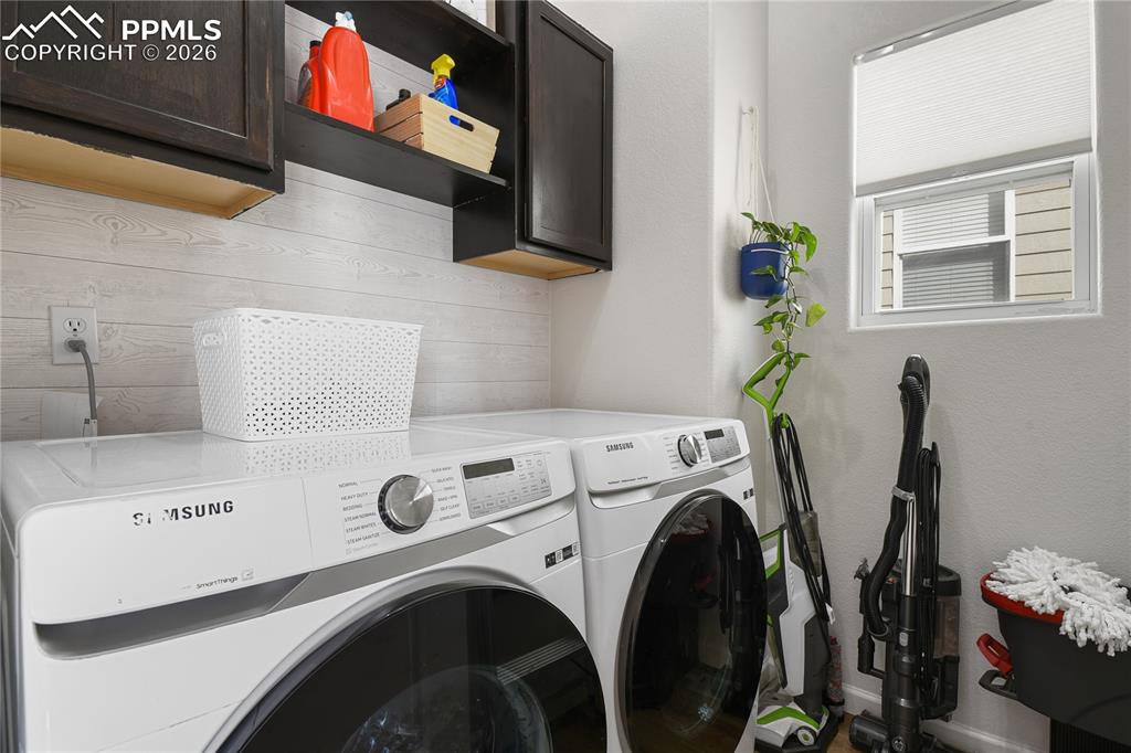 Image 18 of 31: Laundry