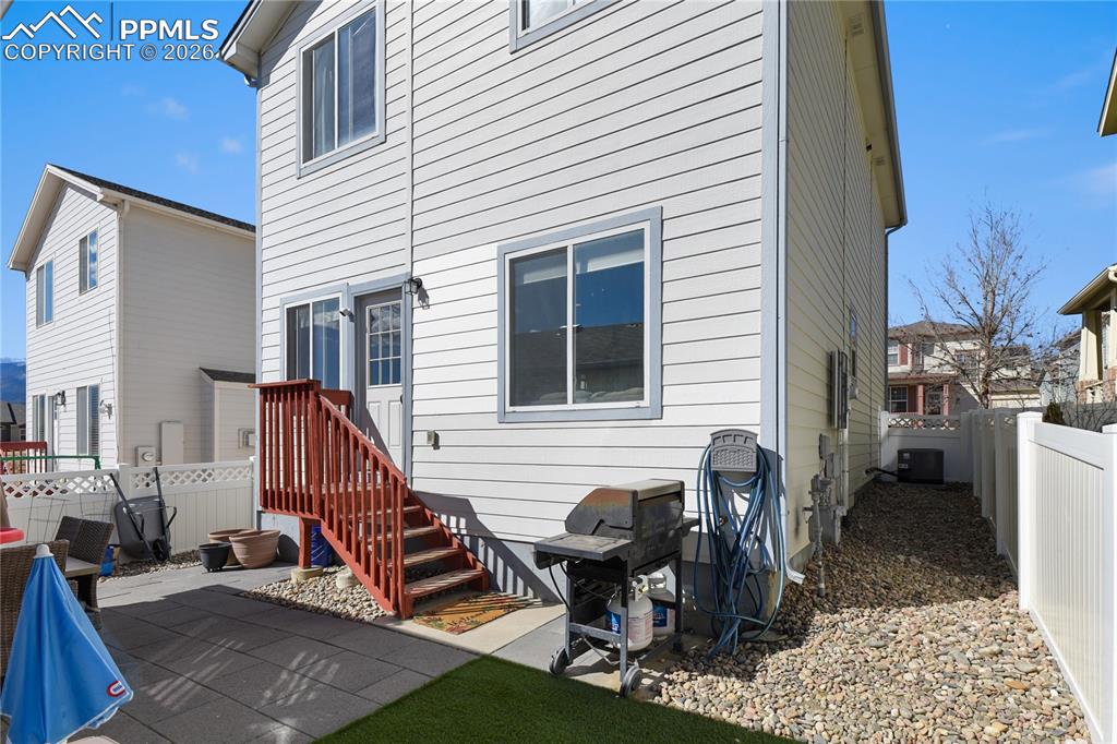 Image 26 of 31: Back of Structure