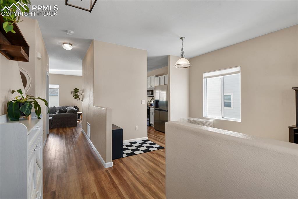 Image 4 of 31: Entry