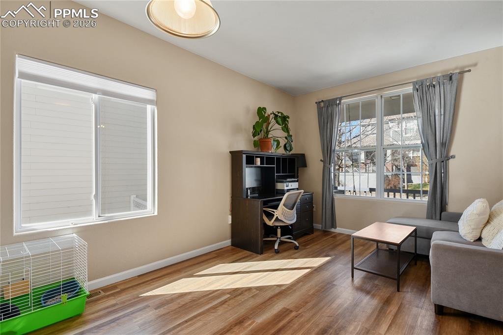 Image 7 of 31: Living Room