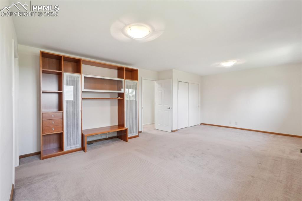 Image 15 of 49: Bedroom