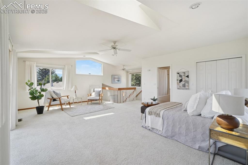 Image 21 of 49: Bedroom