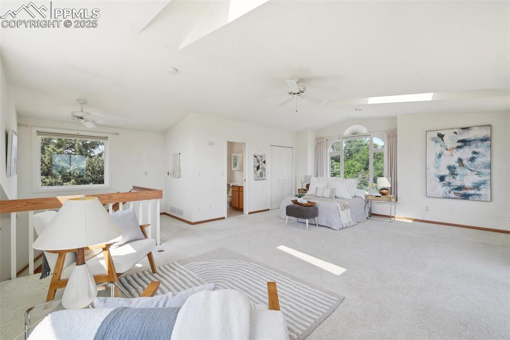 Image 22 of 49: Living Room