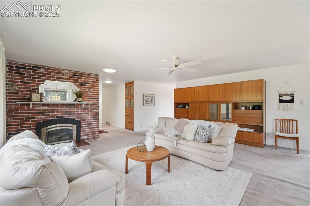 Image 4 of 49: Living Room