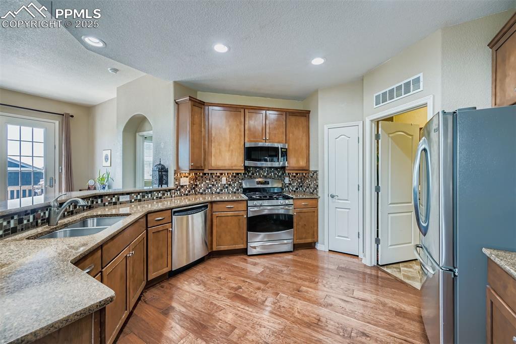 Image 10 of 29: Kitchen