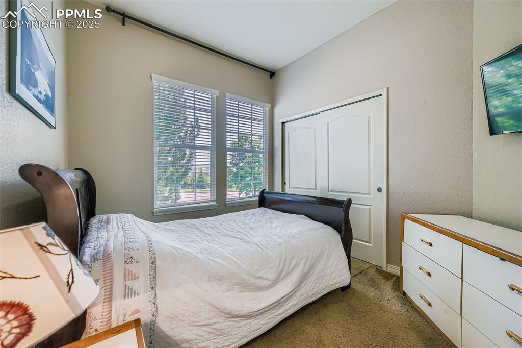 Image 16 of 29: Bedroom