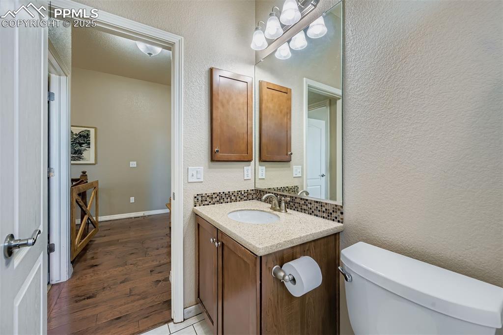 Image 18 of 29: Bathroom
