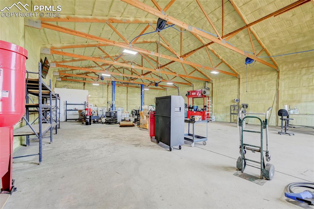 Image 12 of 42: Garage