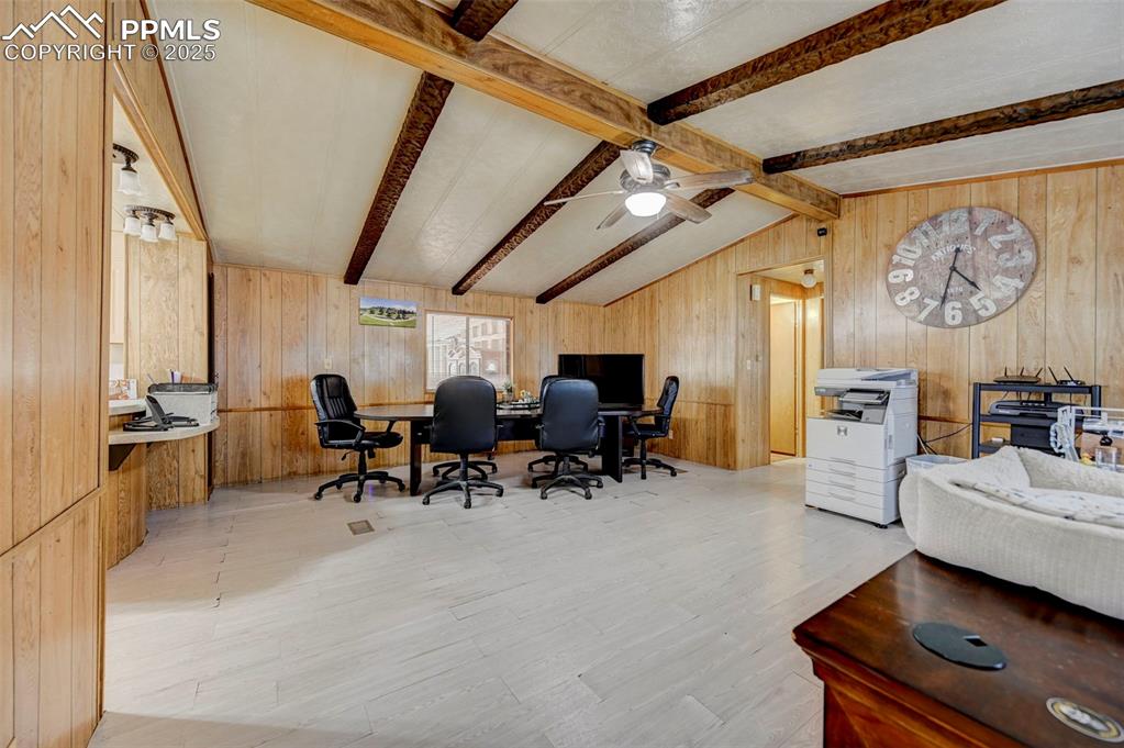 Image 14 of 42: Office