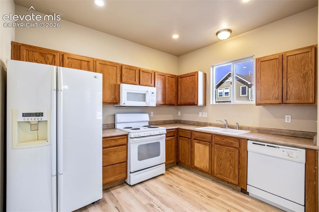 Image 16 of 34: Plenty of cabinetry for all your needs