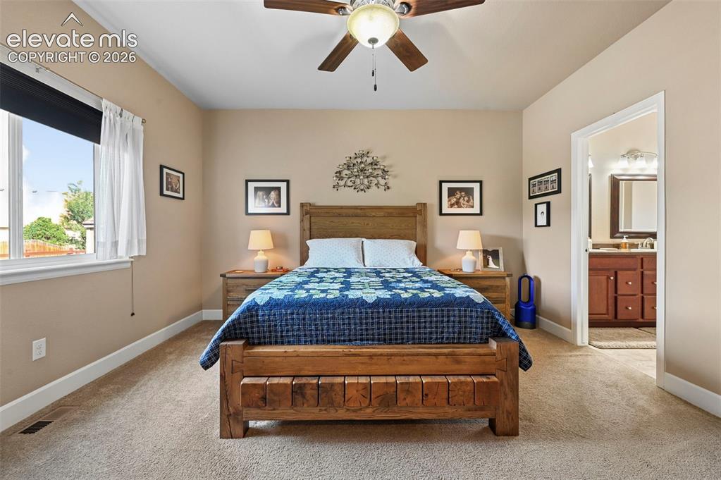 Image 11 of 30: Bedroom