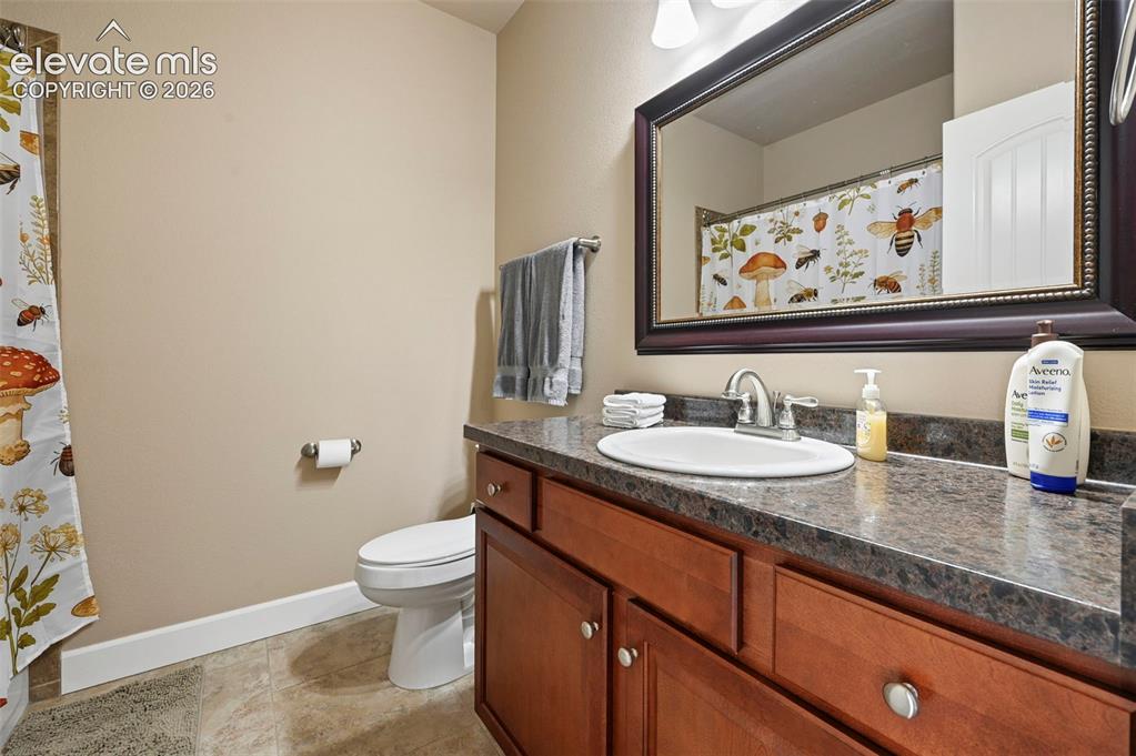 Image 19 of 30: Bathroom