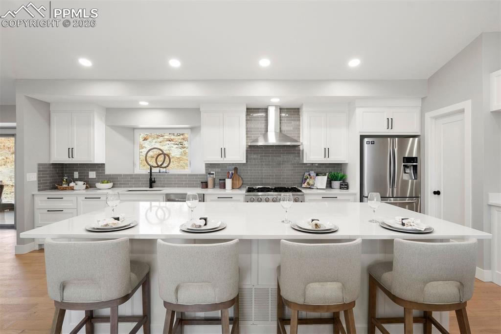 Image 15 of 50: Kitchen