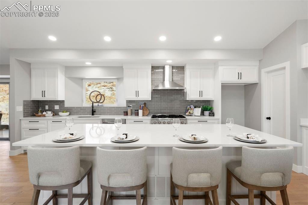 Image 19 of 50: Kitchen