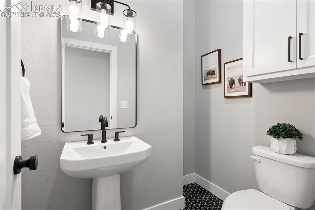 Image 29 of 50: Bathroom