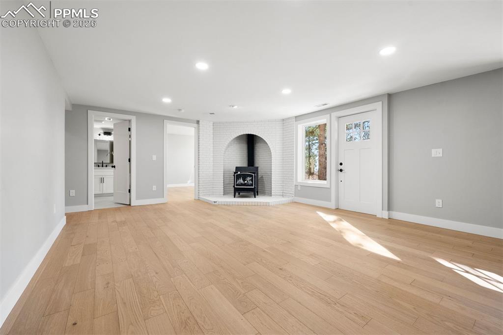 Image 37 of 50: Living Room