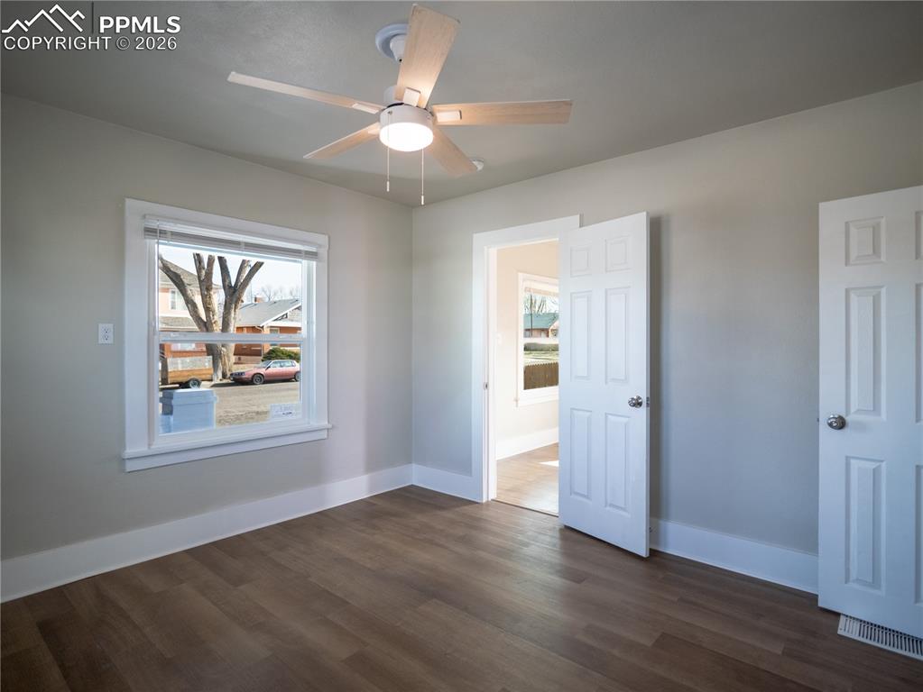 Image 13 of 34: Bedroom