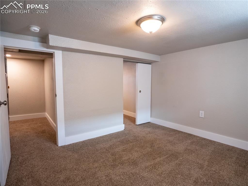 Image 19 of 34: Bedroom