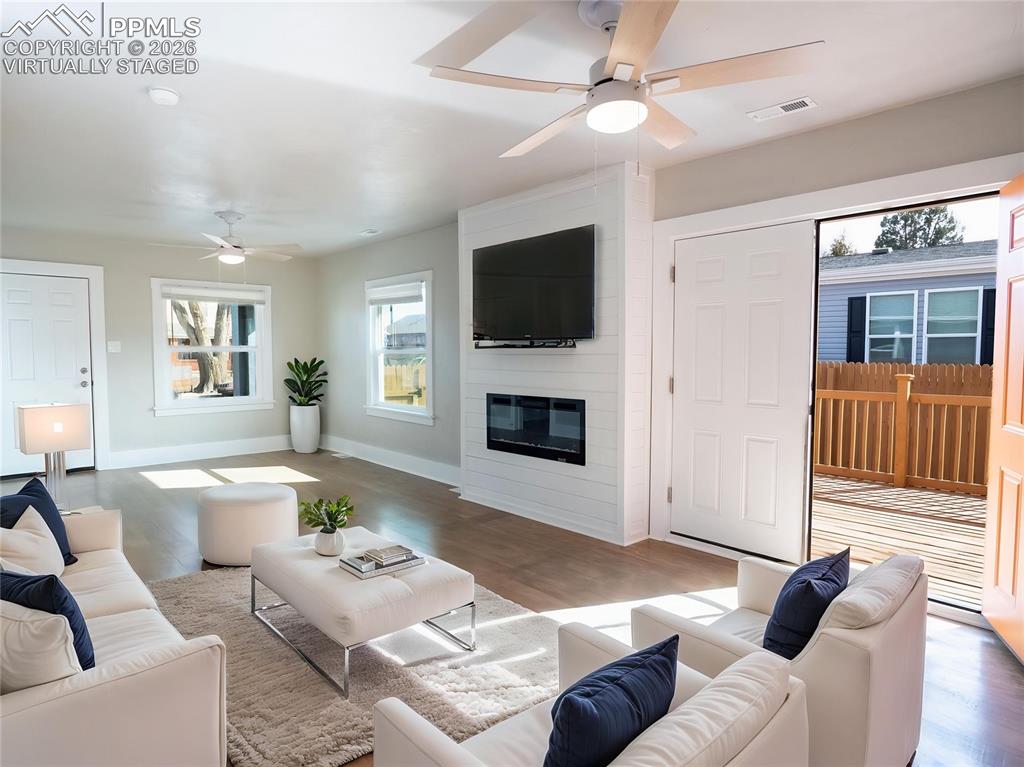 Image 4 of 34: Virtually Staged