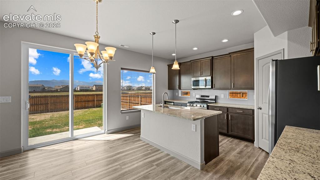 Image 16 of 35: Kitchen