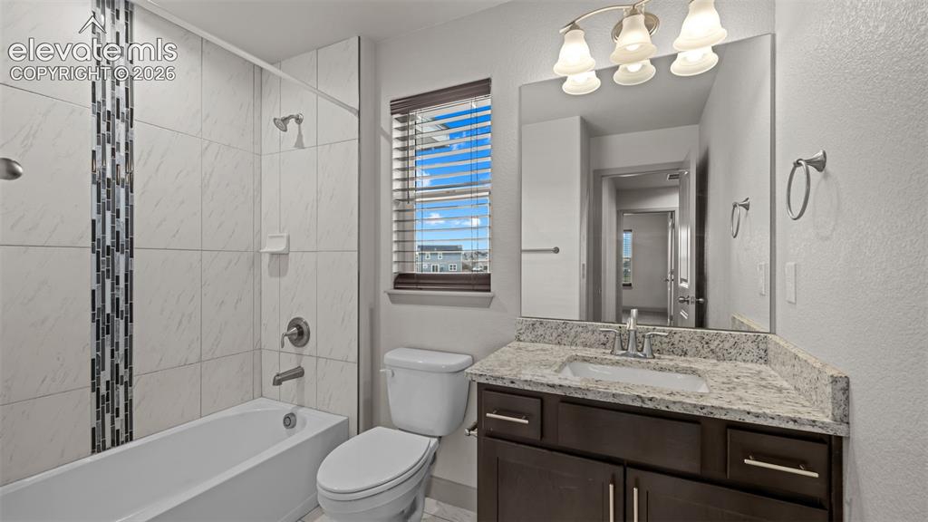 Image 18 of 35: Bathroom
