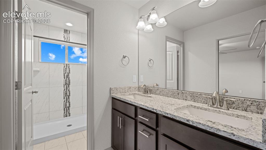Image 22 of 35: Master Bathroom