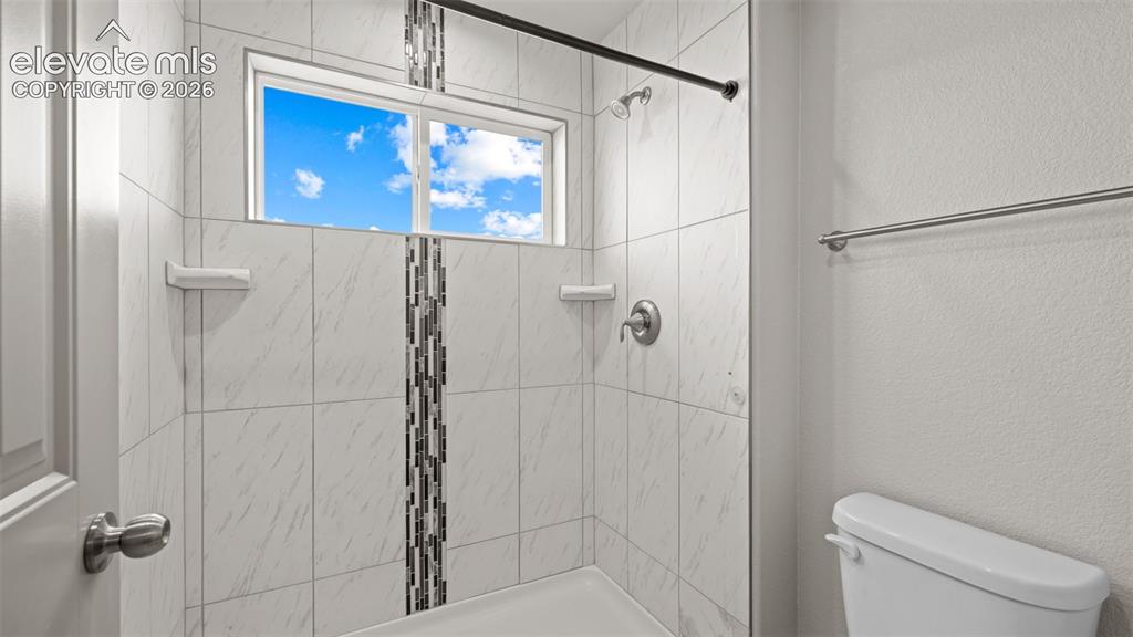 Image 23 of 35: Master Bathroom