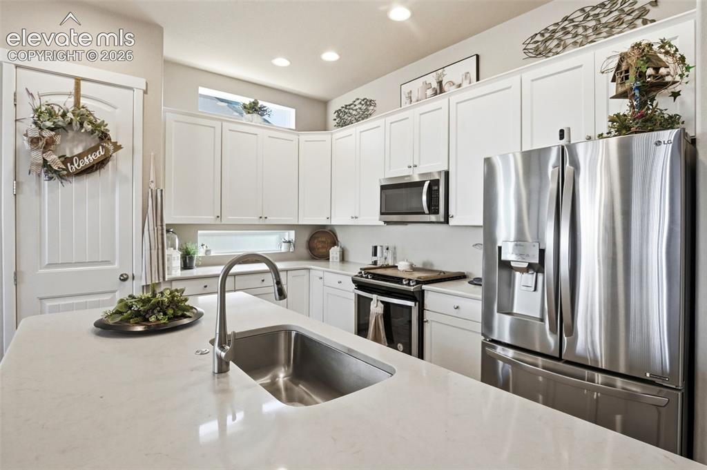 Image 10 of 46: Kitchen