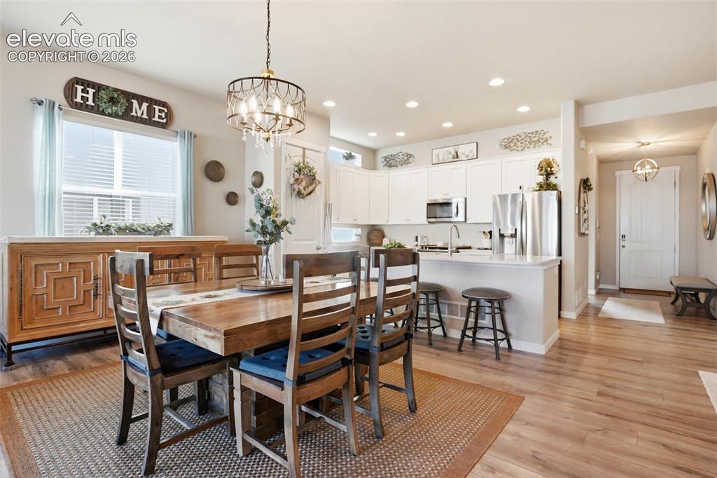 Image 13 of 46: Dining Area