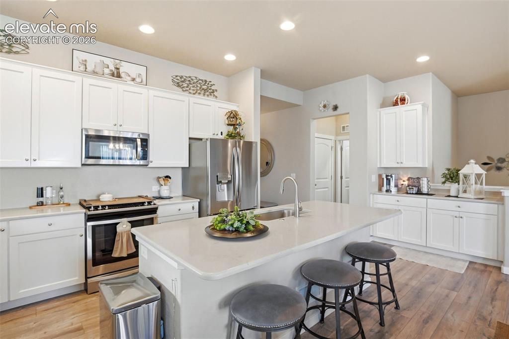 Image 7 of 46: Kitchen