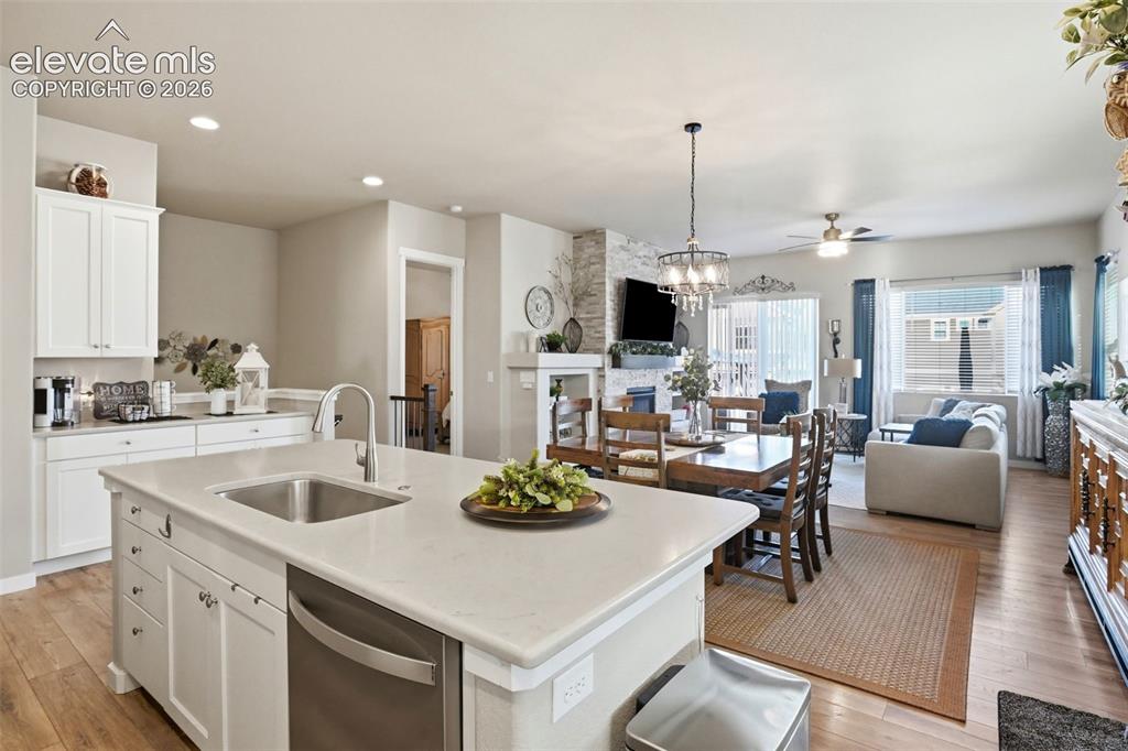 Image 9 of 46: Kitchen