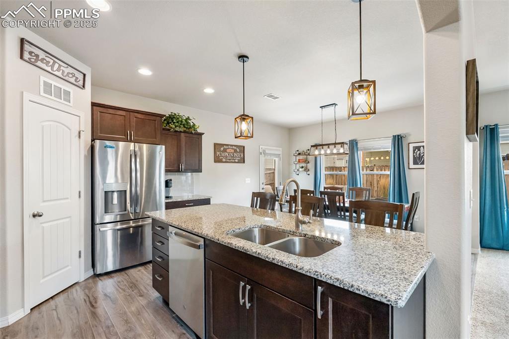 Image 11 of 50: Kitchen