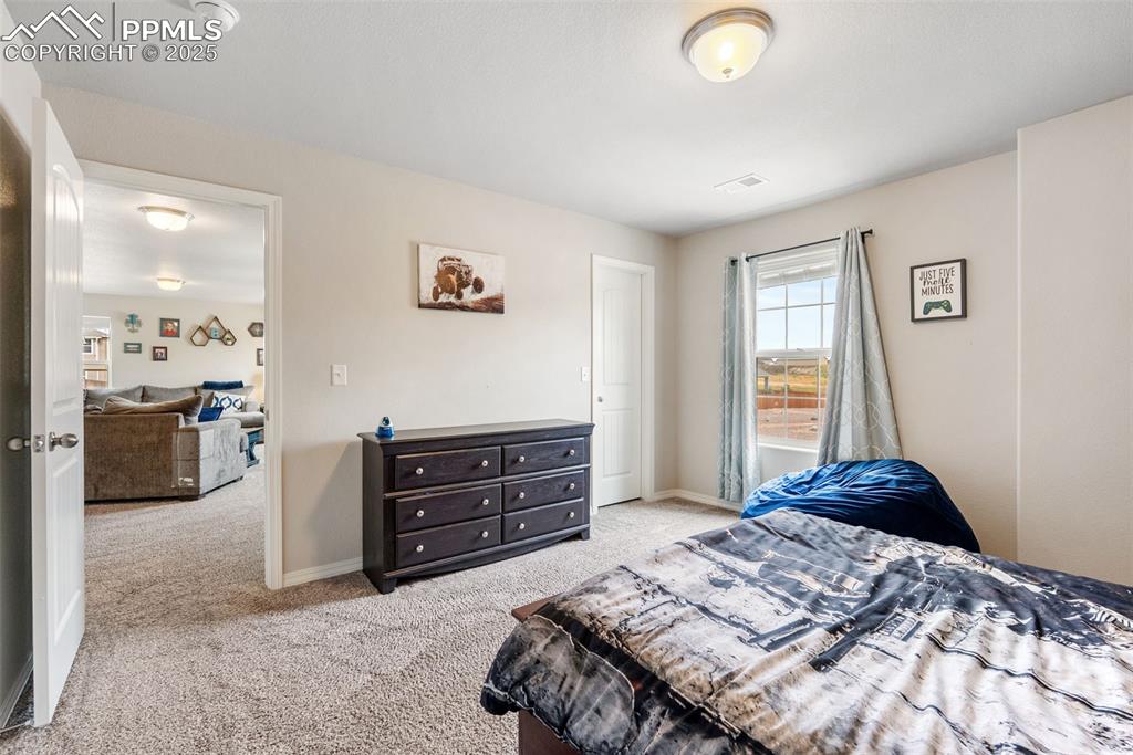 Image 41 of 50: Bedroom