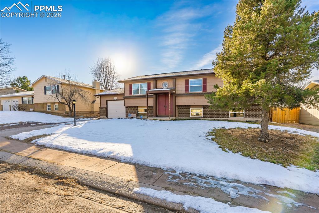 Image 3 of 32: Front of Structure