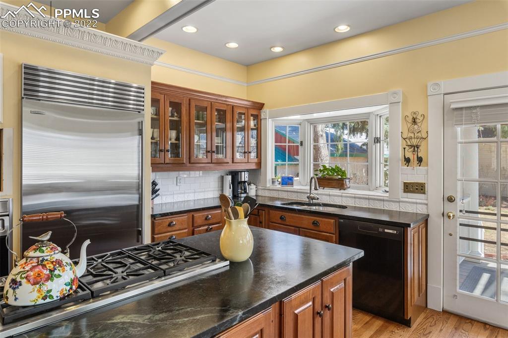 Listing 2240570, Image 16 of 43